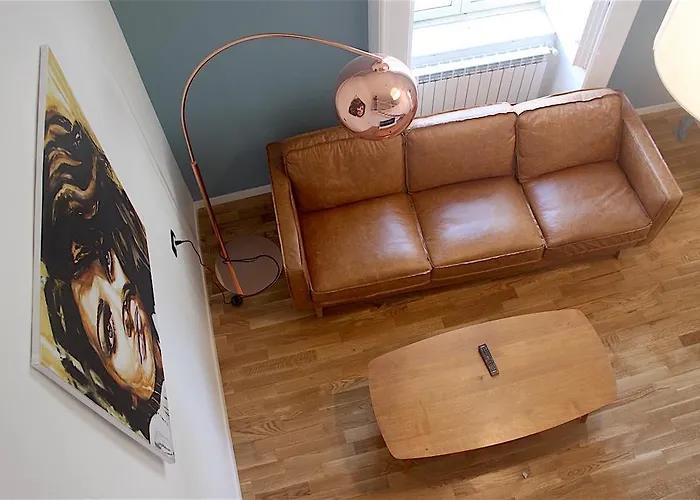 아파트 In Flats *