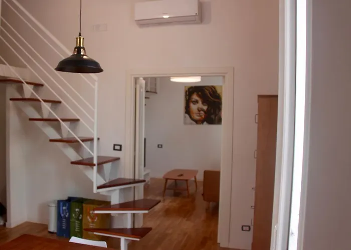 아파트 In Flats *