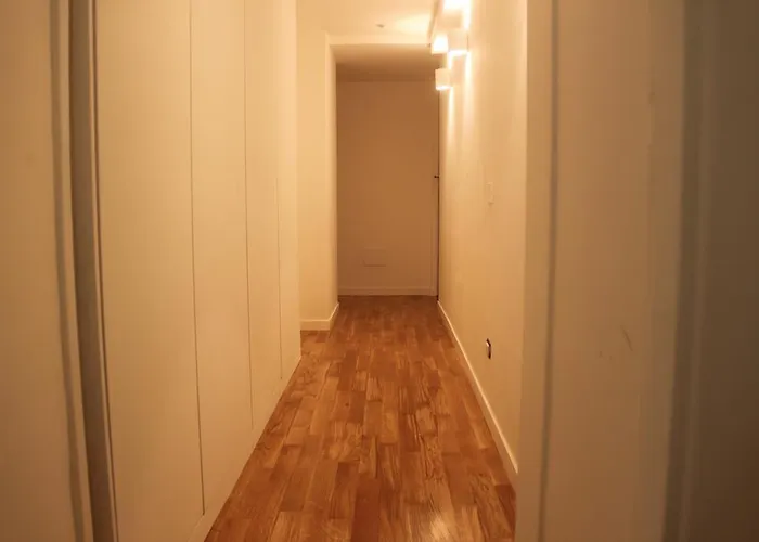 아파트 In Flats *