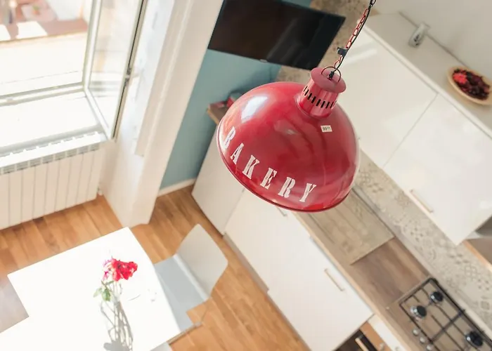 아파트 In Flats *